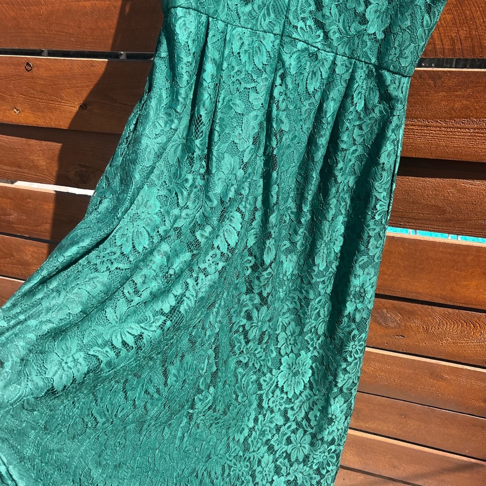 NWOT Beautiful long green lace dress!Size 10. - Picture 4 of 15